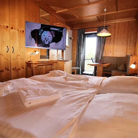 & Hochriegel Otel