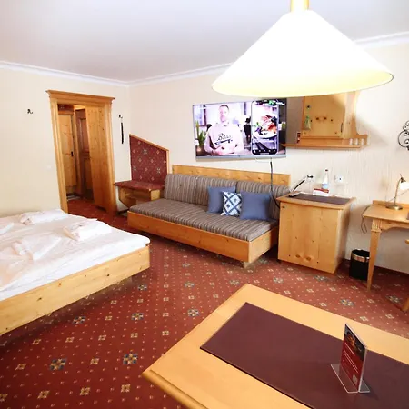 Hotel & Hochriegel
