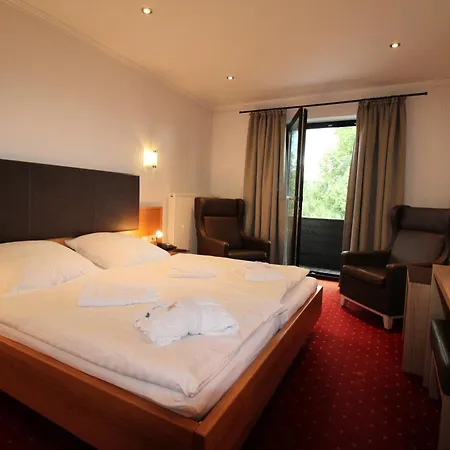 Hotel & Hochriegel